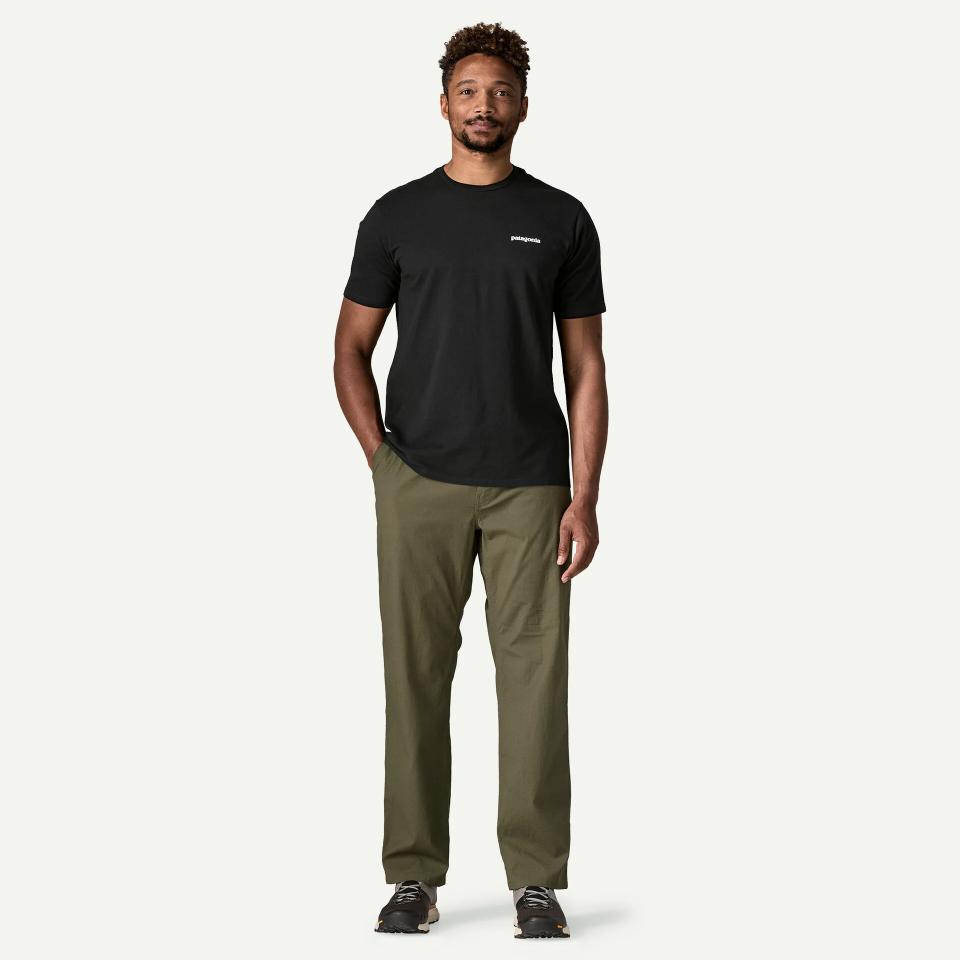 Patagonia Men's P-6 Logo Responsibili-Tee® Black