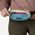 Patagonia Terravia Mini Hip Pack 1L Patchwork: Snowmelt Blue