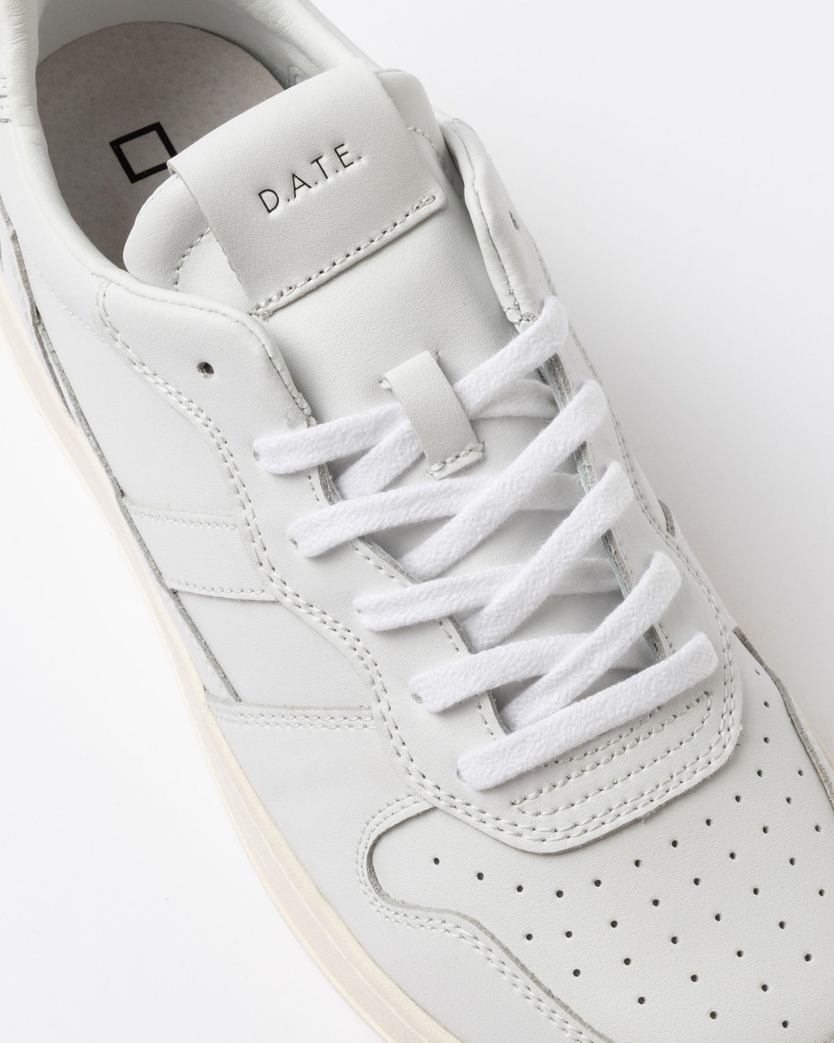D.A.T.E. Court 2.0 Basic White