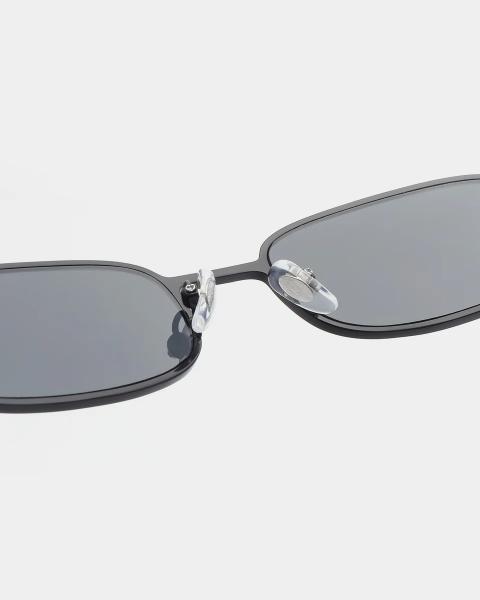 A. KJÆRBEDE Noah Black Sunglasses