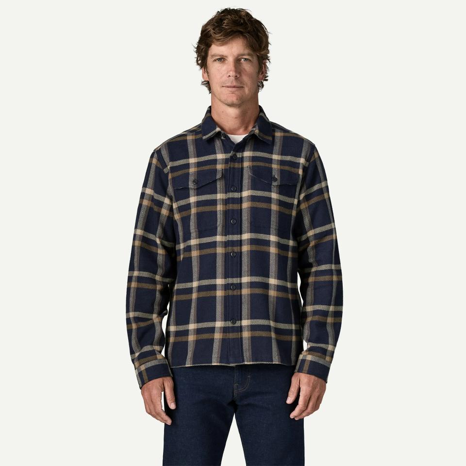 Patagonia Men's Fjord Flannel Shirt Crossing: New Navy